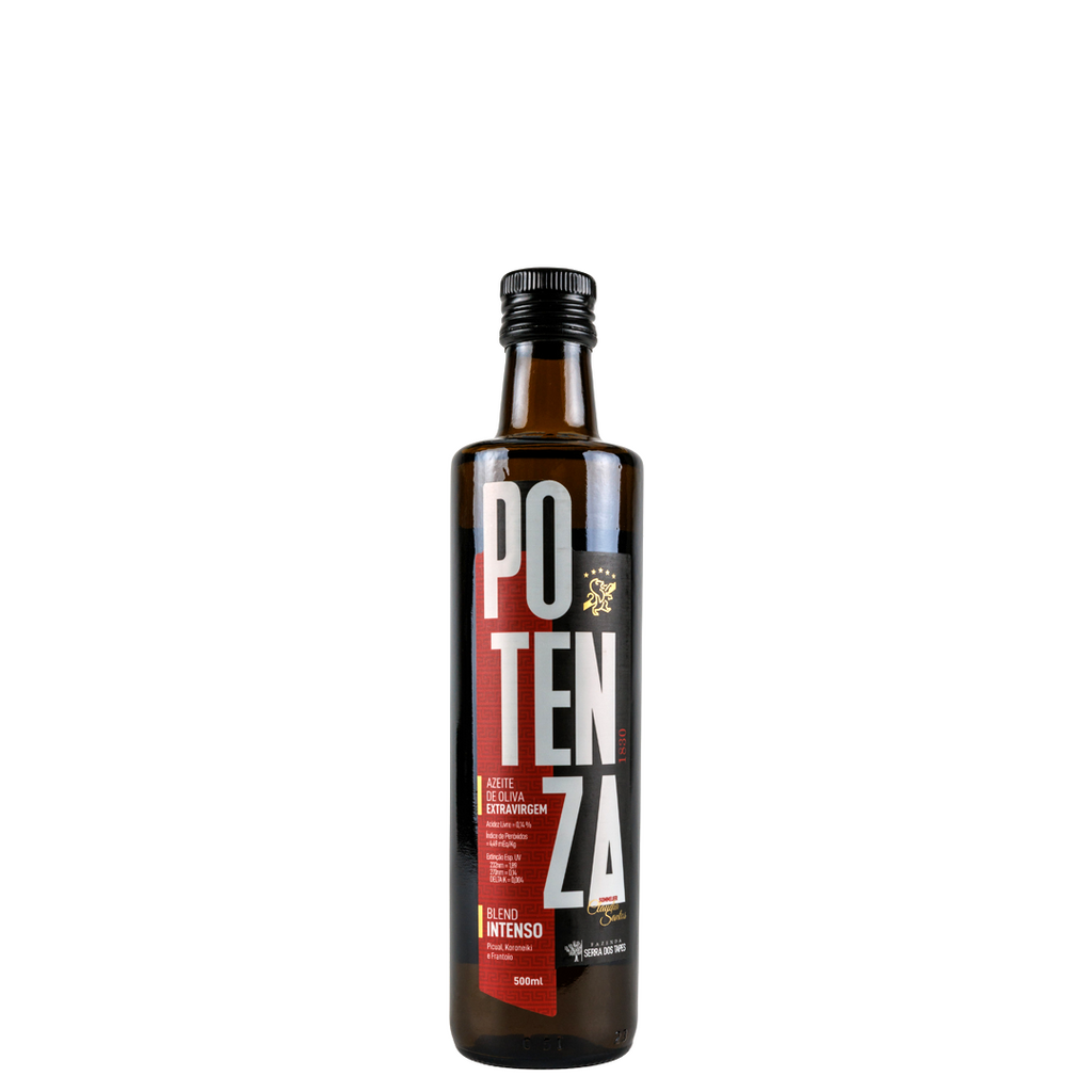 Garrafa de vidro escuro com rótulo moderno em preto e detalhes vermelhos do Azeite Potenza Blend Intenso.